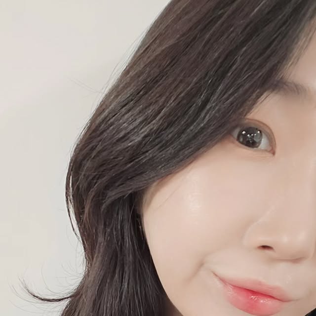 유메고밍 on Instagram: "#협찬 내 사랑 투에이앤에서 블루밍가든라인이 새로 나와서 얼른 써봤답니다:) 투에이앤이 치크, 하이라이터, 섀도, 틴트맛집인거 아직도 모르시나요?? 발색, 밀착, 컬