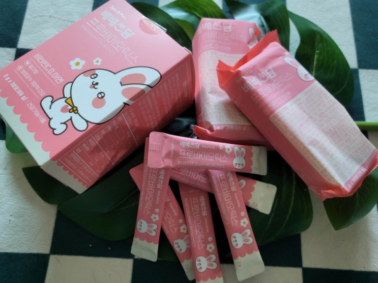키즈 유산균 '위더스락 배배쓰담 프로바이오틱스' 딸기맛이라 아이가 좋아해.