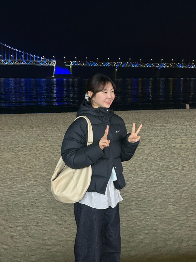 오사와(osawa) 엘로아 레더 크로스백 아이보리 착용후기