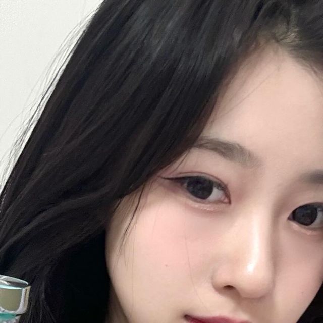 김민지 on Instagram: "#광고 @forment_official 포맨트 시그니처 퍼퓸 코튼배쓰 🧼
 
자연스러운 비누향으로 출시 이후 폭발적 반응으로 꾸준히 인기가 있는 향이에요! 막 샤워하고 나온 것처럼 깨끗하고 폭닥한 비누향이 은은하게 나서 넘 좋았답니당💚

지속력도 최고 레벨 ‘퍼퓸’ 등급으로 오랜시간 은은하게 유지되어 좋았어용!! 유럽 고급원료들을 그대로 사용하여 향이 더 풍부하기까지,,✨

남녀공용으로 사용가능한 호불호 없는 비누 향기라 선물하기에도 좋을 거 같아요! 디자인두 넘 예뻐서 곧 있는 발렌타인데이에 남친 선물로 딱🫶🏻
_
#포맨트시그니처퍼퓸#향수추천#꽃향기향수#머스크향수#포맨트#코튼배쓰 #비누향향수#비누향#비누향수"