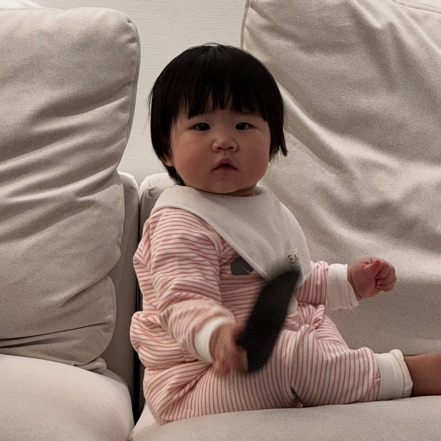 +1살 꿀떡👶🏻🤍

새이 태어나고 많은 것이 달라진 우리 부부의 삶

이 작은 아기를 평생 지켜내고 올바르게 자랄 수 있도록 이끌어야 한다는게
또 새삼 겁나긴 하지만, 누구나 그랬듯 우리도 할 수 있겠지 .ᐟ 

볼수록 예쁘고 사랑스러운 울 딸랑구랑 2025 잘 지내보자 호빈🤍

:
내 사람들 모두 건강건강 무조건 건강하길!
행복한 일만 가득하길!
#HNY #welcome2025 🤍