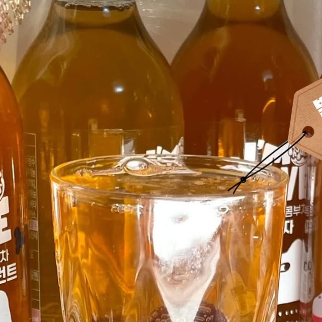 유진 on Instagram: "#협찬 입니다🍹🍹🍹🍹🍹 안녕하세요! 오늘은 @imalivekombucha 에서 보내주신 ONLY 유기농 #건강간식 콤부차와, 콤부차 원액 100%로 만든 콤부차젤리를 가져와봤어요>.<
