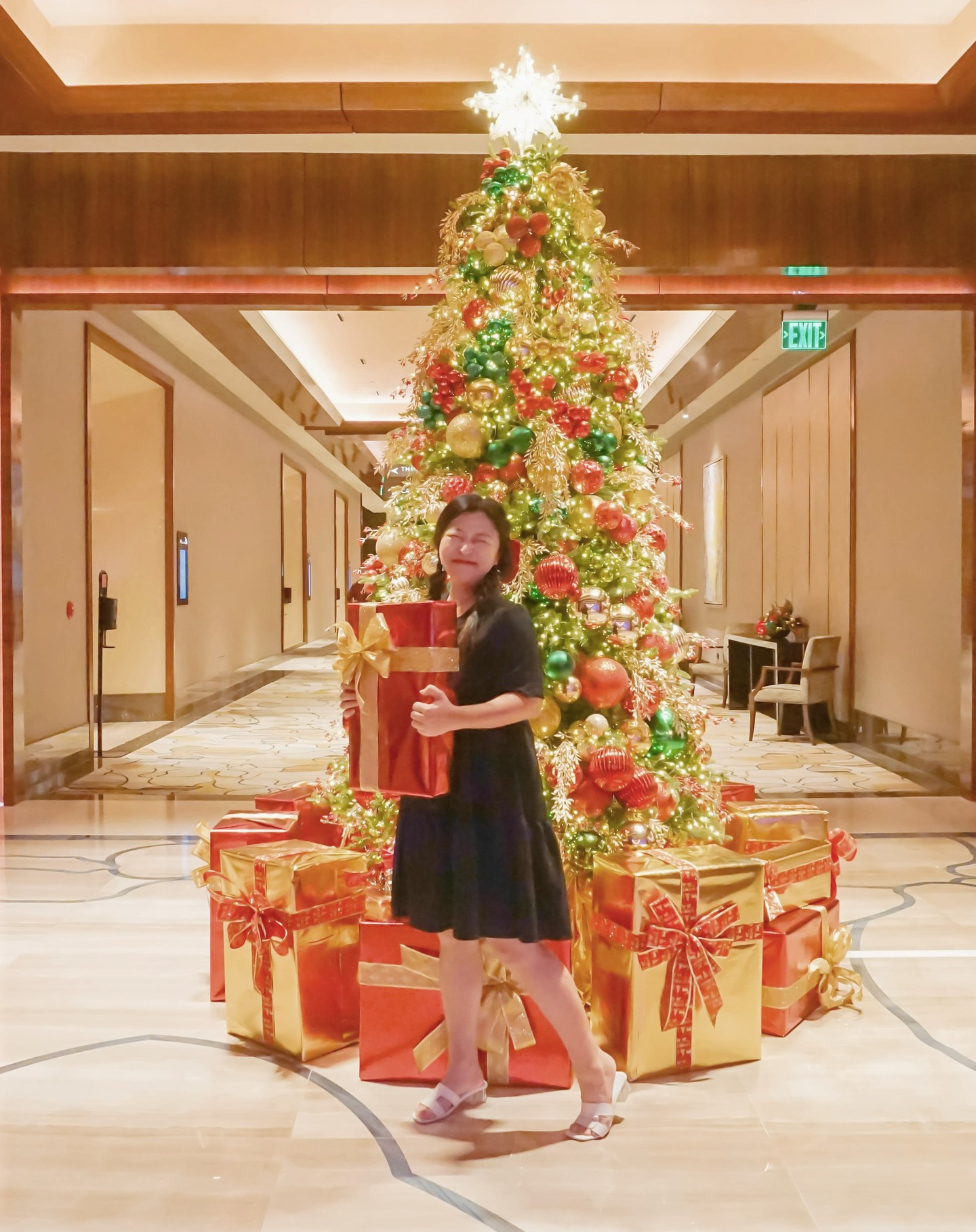 #제작지원
11년 역사의 마닐라호텔 솔레어리조트
🎄크리스마스에 진심인 카톨릭의 나라 필리핀에서의 크리스마스트리 점등식을 참석할 수 있는 영광을 얻었어요.😍
필리핀 국민가수 Lea Salonga 축하무대는 심장을 뛰게 만들었답니다.🎉

행복한 미리크리스마스 파티에 초대해주셔서 감사합니다.❤️❤️

solaireresort

#SolaireResort #SolaireExperience #마닐라호텔 #마닐라리조트 #마닐라여행 #마닐라솔레어