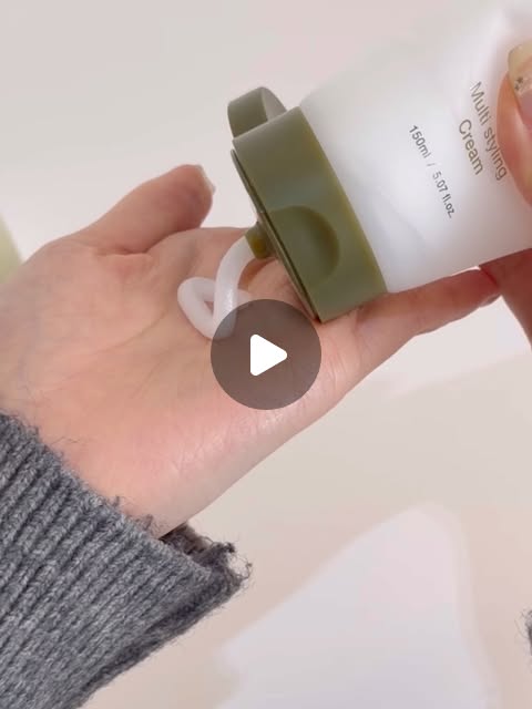 ℎ𝑦𝑢𝑛𝑗𝑖 on Instagram: "#광고 @afterdawn.kr
왁스는 너무 떡져서 부담스러웠다면❓❓애프터던 멀티스타일링크림으로 선택해보세요✔️!!! 향,발림성,제형 등 전체적인 균형이 좋아서 데일리템으로 추천 추천❗️❗️❤️

은은하고 고급스러운 무드의 향이라 사용할때마다 잔향 너무 좋고,부드러운 크림 타입의 제형이라 딱딱하게 굳지 않고 자연스럽게 컬이 사는 느낌이에요! 특히 손상모, 얇은 모발이신분들한테 추천드리고 싶어요:) ! 🙌🫶🏻🫰🏻

#애프터던 #AFTERDAWN #멀티스타일링크림 #Multistylingcream"