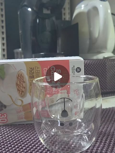 최보원 on Instagram: "#협찬 #광고

다들 달달한 커피 땡기시죠??

제가 이번에 협찬받은 제품은
맥널티 스테비아 솔티드 카라멜
저당 커피믹스에용🥰🥰

설탕대신 천연감미료 스테비아로 단맛을 냈기 때문에
당이 걱정되거나 다이어트 하시는 분들도
부담없이 즐기실 수 있어요👍👍

뿐만 아니라 커피도 맛있어요🥰🥰👍👍
여러분이 아시는 솔티드 카라멜 커피 맛 그대로에요
단짠 조화로 입안 가득 풍부한 카라멜 풍미와
진하고 부드러운 우유의 풍미와 끈적임없는 깔끔한 맛까지
역시 30년 노하우를 가진 커피 전문 브랜드 맥널티입니다👍👍

저도 마셔봤는데 너무 달지도 않고
딱 깔끔하게 달고 가볍게 느껴졌어요👍👍
그래서 저는 달다구리한거 땡길때 한번 먹어보렵니다

자세한건 맥널티 인스타그램을 확인해주세용
👉@mcnulty_official
구매링크는 👉 https://bit.ly/STEVIASC

제품제공해주신 맥널티 관계자분들 감사드립니다❤️"