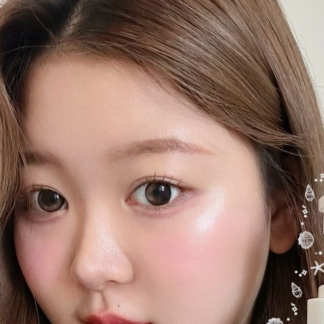 so hyun | 소현 on Instagram: "📍소이민트 스케일링 샴푸 (@medicube_korea) 성분 좋기로 유명한 “메디큐브”에서 새롭게 출시한 지루성두피 전용 샴푸가 나왔어요 요즘 오후만 되어도 머리가 엄청