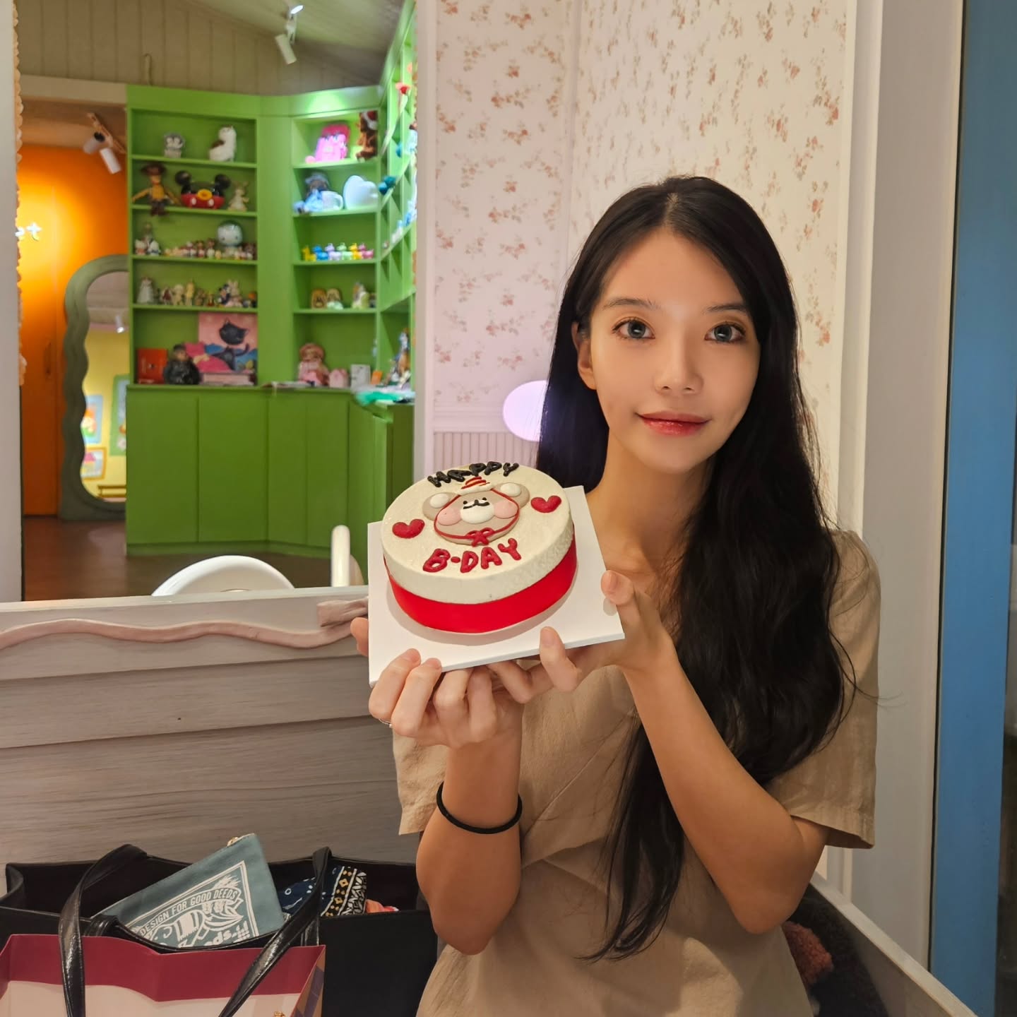 행복하쟈 늘그니들,, ෆෆ

#동기 #친구 #생일파티 #hbd #❤️