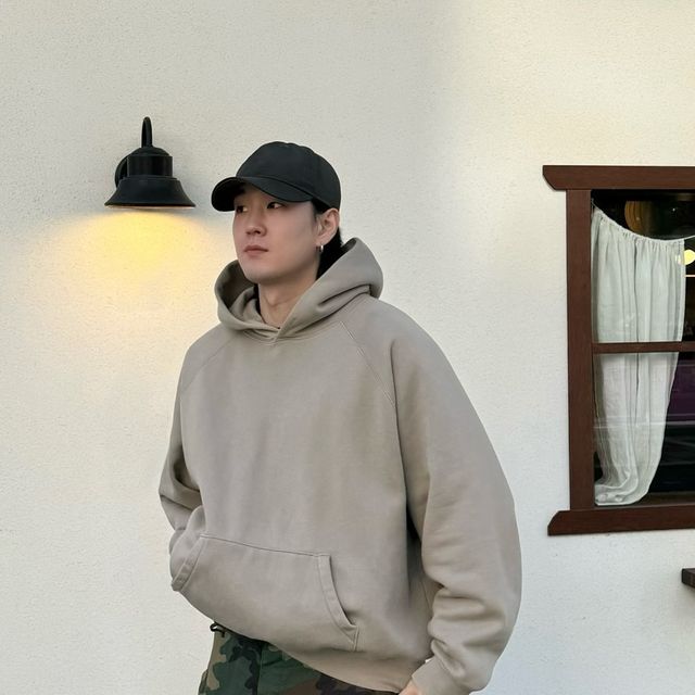 Pino1992 on Instagram: "#협찬 다들 신발장에 독일군 스니커즈 다들 있죠? 하지만 클라시코의 “하이쿠션” 밀리터리 독일군 스니커즈는 없으시죠 @classico_korea 저는 무엇이든 아이러니을 참 좋아