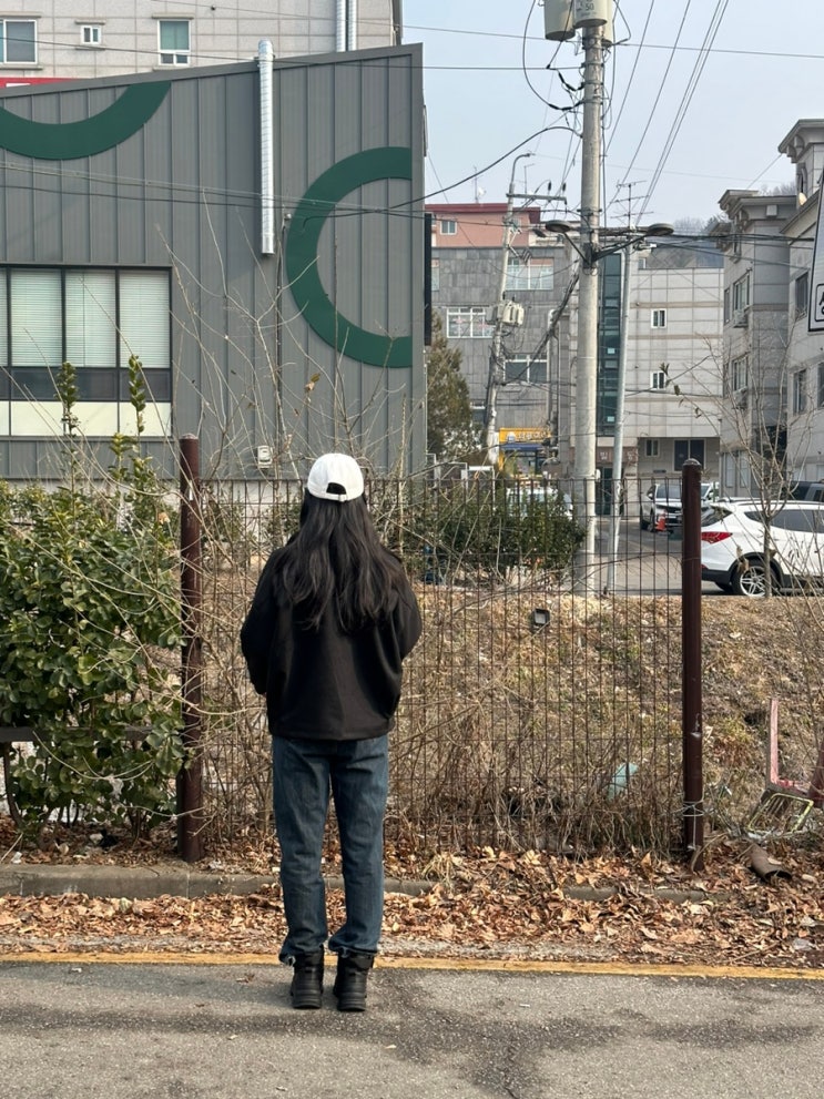 아이러니포르노 화이트라인 스웨이드자켓 블랙 착샷