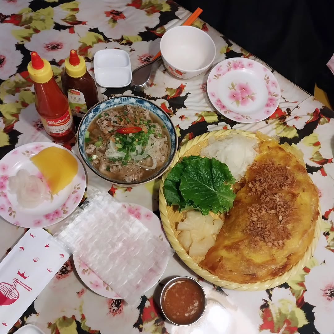 #안산롯데백화점맛집 #퍼부어

#쌀국수 #반쎄오 찐맛집을 다녀왔어요 
롯데백화점 안산점 지하 1층에 위치해있는데요
차원이 다른 맛이었어요
쌀국수의 특별한 맛도 좋았고
반쎄오는 감동 그자체더라고요
바삭바삭하고 신선한 오징어와 새우 등 해물이 가득 들어가 있어 맛이 끝내줍니다 강추강추👍
쌀국수니 고기가 들어가는 메뉴는 미국산 소고기 또는 미국산 돼지고기가 쓰이는데 너무 맛있습니다😍
재방문하고 싶은 #안산맛집 이었어요 
반쎄오는 #퍼부어안산점 에서만 맛볼 수있어요

#안산쌀국수맛집 #안산데이트맛집 #퍼부어 #미국육류수출협회 #정호균셰프 #반쎄오맛집