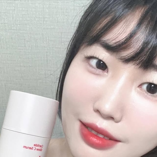 은별 on Instagram: "#광고 [데저트프리] 데저프트리 캑타이드 글로우 씨 세럼

⭐️겉광속촉 가능한 미백세럼⭐️

이거 바르고 피부미인된 썰 푼다~~💗

#사막화방지#안티에이징#슬로우에이징#글로우세럼#광채세럼#비타민세럼#비타민앰플#겉광속촉#미백세럼#미백에센스"
