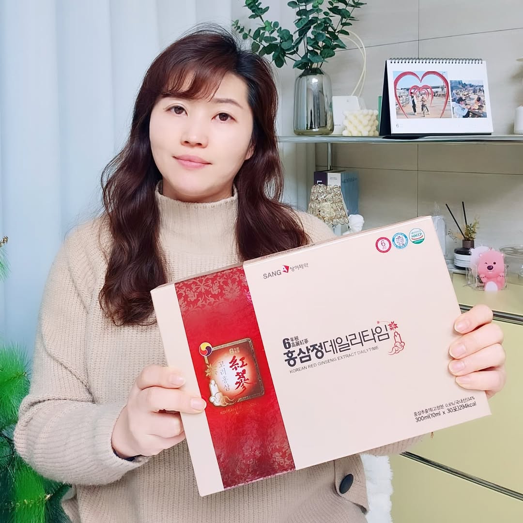 인테리어,뷰티,패션,여행,골프,육아 🌟큐빅짱🌟 | #광고 겨울에는 #홍삼 을 먹어주면 좋다는 말에 항상 <6년근 홍삼정 데일리타임>을 준비하는데 상아제약에서 100%국내산 6년근 홍삼으로 만든 제품이라 안심되더라구요~ 맛과 향도 진하고 스틱이라 가지고 다니기도 편해서 굿!! 하루 1포씩 꾸준히... | Instagram
