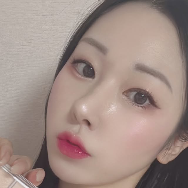 ‎ʕ •ﻌ•ʔ ෆ ʕ•ﻌ• ʔ‎ on Instagram: "#광고 🎀 For light & Bright  ⋰˚☆ 🎀 정원의 흩날리는 꽃잎의 화사한 감성을 담은 Blooming Garden컬랙션 OPEN !! 펄이 샤르르 윤광처럼 돌아서 더 이쁜 하