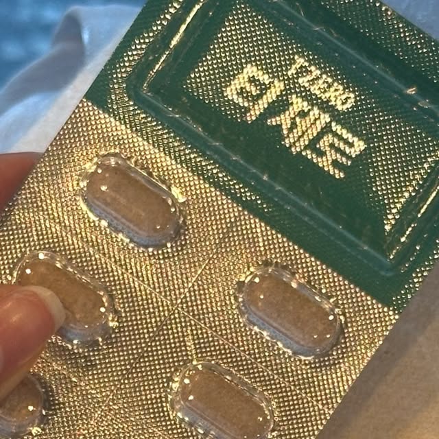 🤍ⓖⓞⓞ ⓖⓞⓞ🕊🤍 on Instagram: "#광고

✨요즘 피부 컨디션 때문에
  고민 많았는데 이너케어가
  답이더라구요…

제가 요즘 꾸준히 챙기고 있는 건
👉사마귀 케어 이너뷰티
  티제로(T-ZERO) 💚

📌 왜 티제로냐면요?

😣 피부 트러블이나 사마귀는
겉만 관리하면 한계가 있잖아요
결국 ‘면역 밸런스’가 핵심이라고
느꼈어요💫

그래서 선택한 게
✔️하루 1정으로 관리하는
  이너뷰티 영양제 > '티제로'

🌿성분 보고 더 믿음 갔어요

✔️율무추출물 20% 함유
→피부 컨디션+산화 환경 완화에 도움

✔️퀘르세틴·프로폴리스·베타글루칸
→항산화 & 면역 밸런스 케어

✔️비타민 A · D · 아연 · 판토텐산
→하루 권장량 100% 충족✨

✔️히알루론산 + 피쉬콜라겐
→이너부터 촉촉 + 탄력 관리까지💧

💊먹는 방법도 진짜 간단!

🕐 하루 1번
🍽️ 식사 전·후 상관없이
📦 PTP 개별 포장이라 위생적이고
  휴대도 편해요

✔️저는 아침 공복에 물이랑
  같이 챙겨 먹고 있어요!

🏭 안전성도 중요하잖아요

✔️HACCP 인증 생산시설
✔️원료 시험성적서&안전성 확인
이 부분 보고 더 안심하고 선택했어요🙌

🌱 이런 분들께 추천하고 싶어요
✔️사마귀·피부 트러블로 고민 중이신 분
✔️겉케어만으로 부족함 느끼는 분
✔️면역&피부 컨디션 같이 관리하고 싶은 분
✔️복잡한 영양제 말고 딱 1정 원하시는 분

📍3개월 이상 꾸준히 챙겨볼 예정이에요
이너케어는 확실히 “꾸준함”이 답인 듯✨

👉 티제로(T-ZERO)
피부는 겉보다 안에서부터 관리해요💚
_
.
.
#티제로 #TZERO #사마귀영양제 #이너뷰티"
