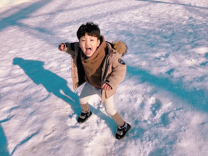 6년전 예성이
너~~~~~무 귀여워ㅠㅠㅠㅠㅠㅠ
세상 소즁하다 ❤️❤️❤️❤️❤️

#그리운내아가 #지금너무확대되었다 #덩치만큰아기 #천천히커줘
