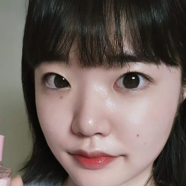 숨 on Instagram: "#광고 여름이면 더욱 고민되는 기미 & 잡티 선크림을 발라준다고 하더라도 효과는 잠시고, 한 번 생긴 기미 잡티를 없애기도 힘들죠 😥 결론적으로 트러블 흔적을 지워주는