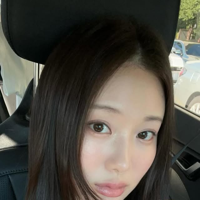 예슬 on Instagram: "🫧🍬🎀🩷
#광고#올영픽#올리브영추천템#올영필수템#러브버블컬렉션#롱웨어링파운데이션미니#컬러플레이듀얼라이너"