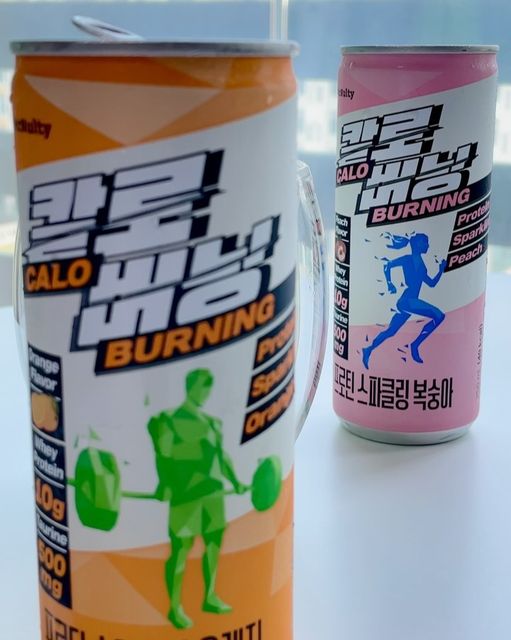 쑤야 on Instagram: "#광고 맥널티에서 프로틴음료를 보내주셨어요:) 단백질음료라고해서 텁텁(?), 걸쭉(?) 절대아니예요!! 청량감+달콤 탄산음료 복숭아, 오렌지 맛입니다:) +제로슈가 +로우