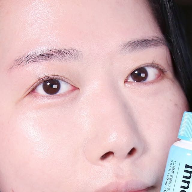 허니잼 ꫝꪮꪀꫀꪗ𝕫ꪖꪑ on Instagram: "#광고 ʷⁱᵗʰ 𝗜𝗻𝗻𝗲𝗿𝗕 아무리 덧발라도 건조해서 고민이라면 투명한 속광, 맑은 결광을 촘촘하게 채워주는 마시는 앰플 수분부스터를 시작