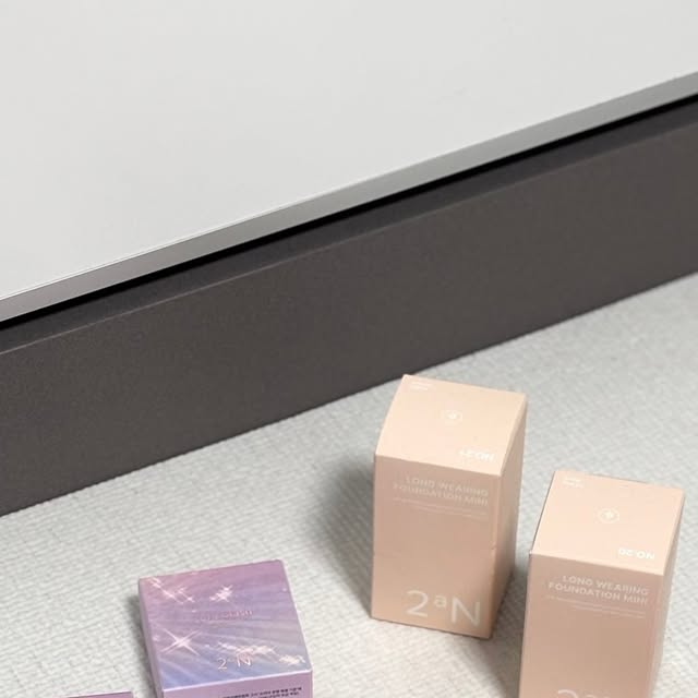 강다은 on Instagram: "#광고 8월 올영픽 추천템 투에이엔! 롱 웨어링 파운데이션 미니 / 퓨어 글래시 하이라이터 / 듀얼치크 귀여운 패키지뿐만 아니라 발색도 최고에요🩷
.
#올영픽#올리브영추천템#올영필수템#러브버블컬렉션#롱웨어링파운데이션미니#컬러플레이듀얼라이너"