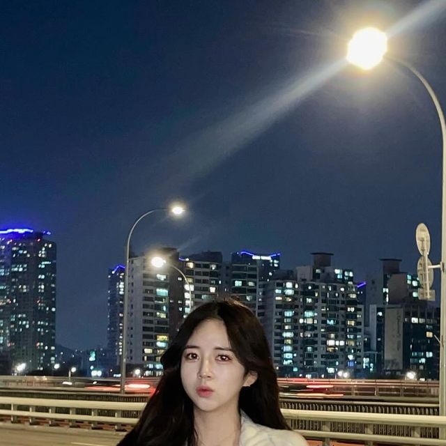 연 우 on Instagram: "#협찬 @khu_shop_official 
너무이쁜 후리스..🫶

#쿠샵 #경희대학교 #경희대학교굿즈
 #23학번 #04년생"