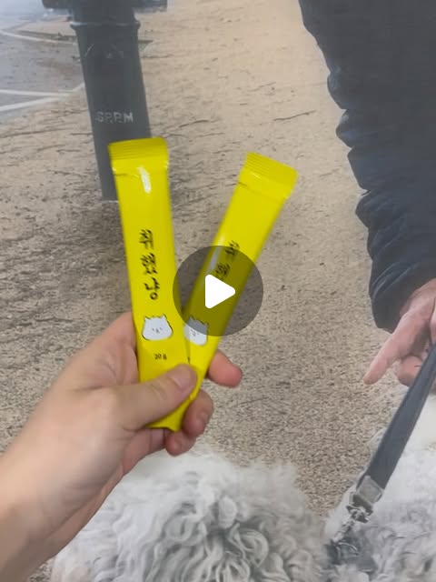 한별 on Instagram: "#협찬 @lifestory365 요즘 술자리 다음날이 걱정될 때 챙기는 꿀템 🍻✨ #취했냥 스틱 젤리 먹어봤어요! ✔️ 젤리 타입이라 물 없이도 간편하게 OK ✔️ 에너지드링크 맛이라