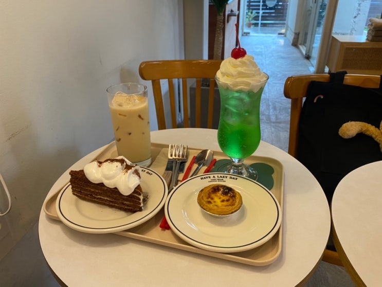 천안신부동카페 / 데이트하기 좋은 디저트맛집 천안터미널카페 ‘레이지베어’에 다녀왔어요~