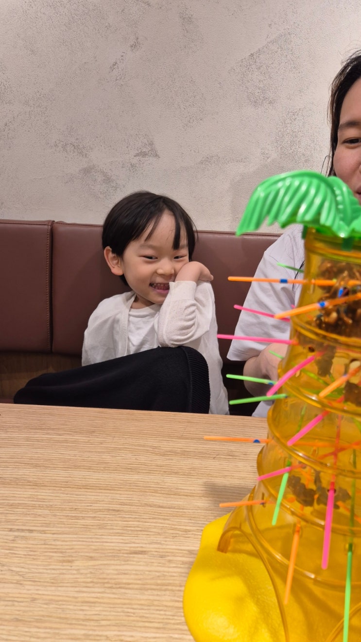 [수원 실내데이트]다양한 놀거리 데이트코스 인계동 보드게임 카페_레드버튼 수원인계점