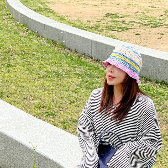 Jeong Euyeon on Instagram: "#광고 @lemouton_shoes
주말 데이트는 #르무통 과 함께 !🤍
#발편한운동화 하면 르무통인 거 다들 알고 계시죠?
르무통의 신상 #업 은 심플하고 깔끔한 디자인으로 #데일리슈즈 로 캐주얼 하게는 물론 출근 룩, 비즈니스 캐주얼, 데이트 등 다양한 룩에 다 어울립니다.
그레이, 브라운, 블랙, 블루, 아이보리 이렇게 뉴트럴한 컬러 라인업으로 스타일링 하기 쉽고 삭스 컬러 매치로 더 멋스럽게 매치할 수도 있어요.🎶
오래 걸어도 편안해서 저도 신고 룰루랄라 즐겁게 걸어 다녔습니다.
공식몰에서는 사이즈 교환도 무료이니 놓치지 마세요.🙂"