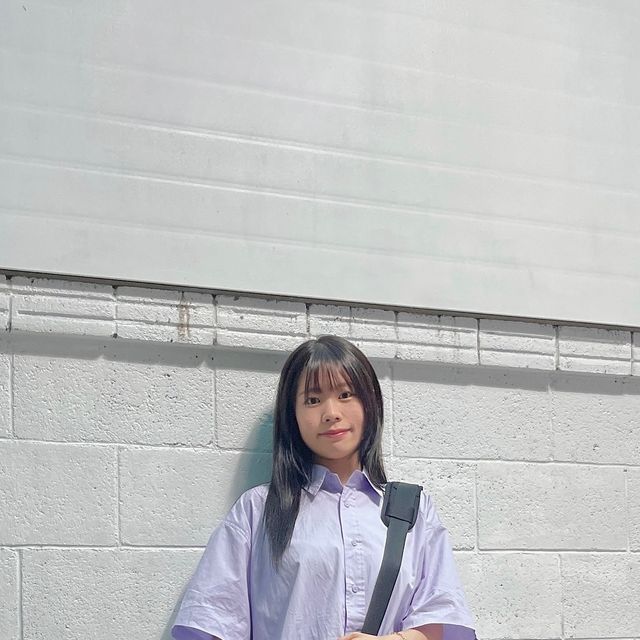 래리 𝒕𝒐 𝒈𝒐?  I  패션•ootd on Instagram: "#광고 💜

-Top @1rony9orno_official 

✔️ COTTON 100% 화사한 라벤더 색상

✔️ 낙낙한 핏의 시티보이 셔츠

✔️ 뒷면 핀턱 주름 포인트

#아이러니포르노화이트라인  #아이러니포르노 #남여공용  #데일리룩 #셔츠 #SHIRT #워셔블 #셔츠추천 #하프셔츠 #반팔셔츠 #시티보이룩 #시티보이패션 #시티보이코디 #시티보이셔츠"