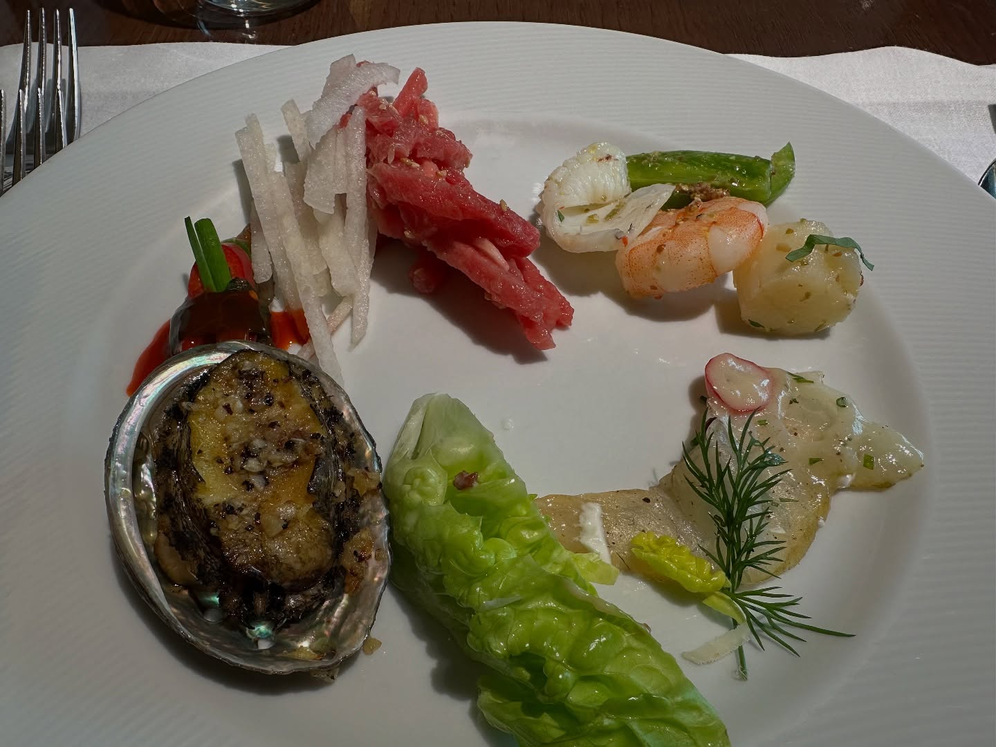 오랜만에 조선호텔 아리아,
종류가 많지 않지만 하나하나 맛있고 
오늘은 특히 대게가 미쳤따리 -
딸기빙수도 두그릇 먹음 🤗
.
.
.
#조선호텔아리아#다이어트는내일부터🐷