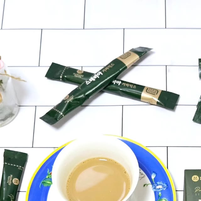 ᴊᴇɴɴʏ ᴋɪᴍ on Instagram: "지진희커피 맥널티 스테비아 커피믹스☕️ 배우 지진희님이 광고하는 맥널티 스테비아 커피믹스 먹어봤는데 설탕 대신 천연 감미료 스테비아를 사용한 당류제