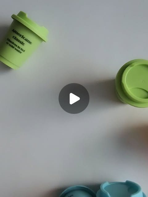 장은애 on Instagram: "#광고

요즘 집에서도 카페 못지않은 커피 즐기는 중!!
엔터나인커피(ENTER9)로 홈카페 완성했어요!

아침에 일어나자마자 한 잔, 
오후에 나른할 때 한 잔씩 마시는데 진짜 편하더라구요

특허받은 동결건조 기술로 만들어져서 
찬물이든 뜨거운 물이든 온도 상관없이 바로바로 녹아요

섞을 필요도 없이 그냥 쏟으면 끝! 
물만 있으면 언제 어디서든 OK

여행갈때 챙겨가니 숙소에서도 커피 마시고 싶을때
그만이었어요

저는 주로 아몬드우유에 라떼 타서 마셨는데 진짜 맛있더라구요
두유에 타도 고소하니 좋고요! 

SCA 스페셜티 등급 아라비카 원두라 그런지 
향도 풍부하고 맛도 깔끔해요

12시간 저온 추출해서 그런지 쓴맛 없이 부드러워 신기했어요

한 스틱씩 알루미늄 씰링으로 개별 포장되어 있어서 
들고다니기도 편하고, 캠핑 갈 때도 챙겨볼라고요

가방에 몇 개 넣어두고 다니면서 수시로 꺼내 마시기 좋답니다
공유오피스이용할때도 나만의 거피를 챙겨가니 좋더라고요

디카페인도 있어서 저녁에도 부담없이 마실 수 있답니다

패키지도 예뻐서 선물용으로도 좋을 것 같아요

HACCP 인증받은 공장에서 만들어져서 믿고 마시기도 좋아요

https://naver.me/Fw7xfkMp

#엔터나인커피 #콜드브루 #홈카페 #캠핑커피 #디카페인 #맛있는커피 #아이스커피"