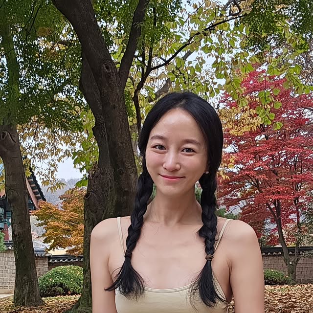 지나우 | 뷰티크리에이터 on Instagram: "즐거운 소식!
11/20~11/30 동안
해피요기즈 블랙프라이데이가 진행중이예요ㅎ
@happyyogis_official
#블랙프라이데이 #해피데이 #해피요기즈 #광고

내 몸처럼 가볍고 편해서 내 호흡과 에너지에 집중할 수 있게 해주는 편안한 브랜드 해피요기즈.
자연의 색을 입힌 천연 염색 라인이라 더 몸과 마음의 중심을 찾아줘서 특히 자연속에서 요가할 때 더 기분좋게 몸에 집중하고 있어요.🤭
가을도 만끽하고 내 몸도 더 사랑할 수 있게 해줘서 고마워~

제품정보: HY Basic Bra Top - Mango s
Free-Dye Harem Pants - Natural Violet s

https://bit.ly/3Z4zidk (스토리에 링크 걸어둘께요)

#enjoyallyourhappymoments #요가복 #요가룩 #피트니스룩 #필라테스복 #요가하는여자 #요가자세 #요가복추천 #요가스타그램 #yogaeveryday #yoganature"