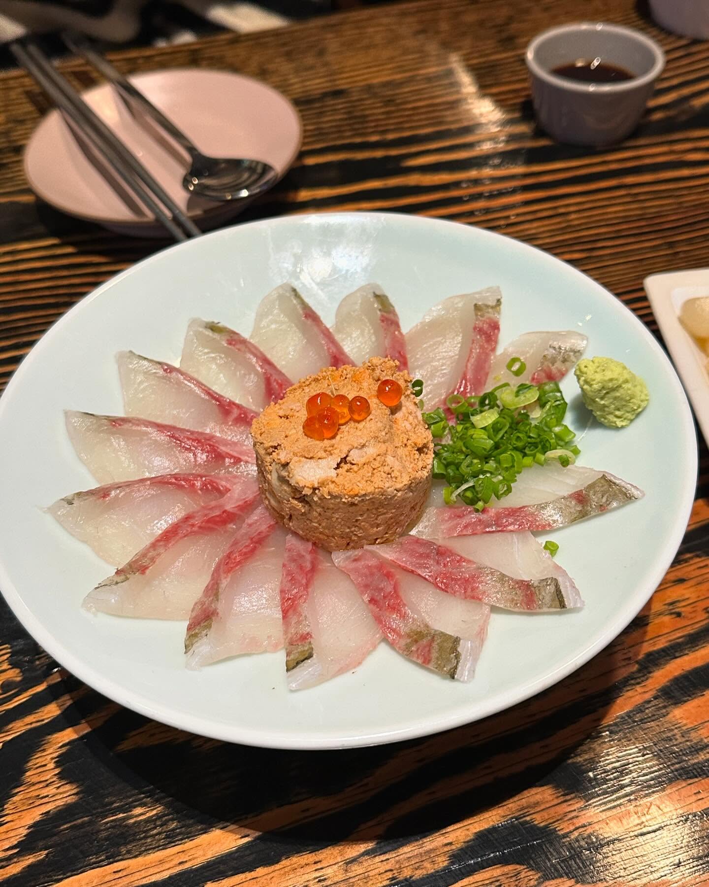 집 근처 식당에서 소주 한잔..
회도 괜찮고 전골도 맛이 좋네요. 
소주 한잔에 스트레스 풀리는 하루~
.
#안쉐프 #활어회 #곱창전골 #상왕십리맛집 #일상스타그램 #맛집스타그램