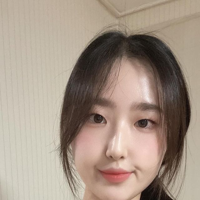 ෆ세화ෆ on Instagram: "#광고 @marun5_official 

마른파이브의 신상 하늘인견 브라캡 나시 소개해 드릴게요

브라탑과 나시의 일체형으로 여름에 입어주기 너무 좋은 아이템이에요 속옷으로 입어도 좋고 잠옷으로 입어주기도 너무 좋은 제품이랍니다 얇고 부들부들한 소재로 땀많으신분들도 부담없이 입어주기 좋은 촉감이에요 세미 A라인으로 디자인도 예쁘고 이너 메쉬밴딩과 에어홀 패드로 여름철 쾌적하게 보낼 수 있어요

역시 제가 애정하는 브랜드라 믿고 입고 추천드릴수있어요 저는 어머니께도 선물드릴예정이랍니다 🤍

#마른파이브#이너웨어#언더웨어#빅사이즈속옷#편한속옷#여름코디#마른파이브나시#브라캡나시#인견나시#인견슬리브리스#인견속옷#여름속옷#마른파이브캡나시#마른파이브속옷#캡나시#나시코디#속옷추천#여성속옷"