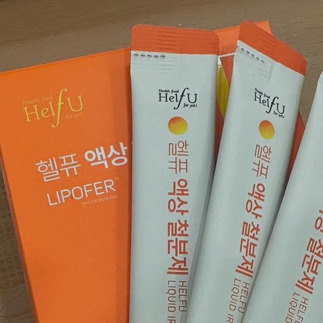 🥔🎧 on Instagram: "#광고 헬퓨 액상 철분제
아이를 너무 좋아하는 저희 쀼는 임신 준비를 냉큼 하고 있는데요
저는 뭐 챙겨 먹는걸 엄청 못하지만 아이를 위해서는 최선을 다해야하던 중 만난 철분제!!
헬퓨 액상 철분제 소개해드려요~!!

보통 임신 전 철분을 먹는 경우는 빈혈 판정을 받았을 때 혹은 임신 중에 많이 찾는데 저는 두 개 다 해당사항은 없지만 엄마가 임신 했을 때 빈혈증상이 갑자기 심해져 고생했다는 얘기를 듣고 전부터 먹어주라고 추천해 알아보던 중 알게된 헬퓨 액상 철분제인데 비타민도 함유되어 있어 선택하게 되었어요

보통 철분제는 비린맛이 느껴지는 상품들도 있는데 헬퓨 액상 철분제는 전혀 안느껴져요! 
게다가 먹기도 너무 편하고 상큼달콤 오렌지&레몬 맛이어서 맛도 있더라구요!
임산부들에게도 전혀 거부감 없을 것 같아요

포장이 눈에 잘 보이고 예쁘게 되어 있어서 회사 출근하면 잊지 않고 챙겨먹게 되서 좋아요

저처럼 임신 준비중이신 분! 이미 임산부이신 분!
혹은 빈혈이 있어 철분 필요하신 분!
이런 분들께 추천드립니다☺️

#헬퓨 #철분제 #액상철분제 #임산부철분제 #고함량청분제  #임산부액상철분제 #철분영양제 #아기철분 #유아철분제 #청소년철분제 #비헴철철분제 #변비없는철분제 #빈혈철분제"
