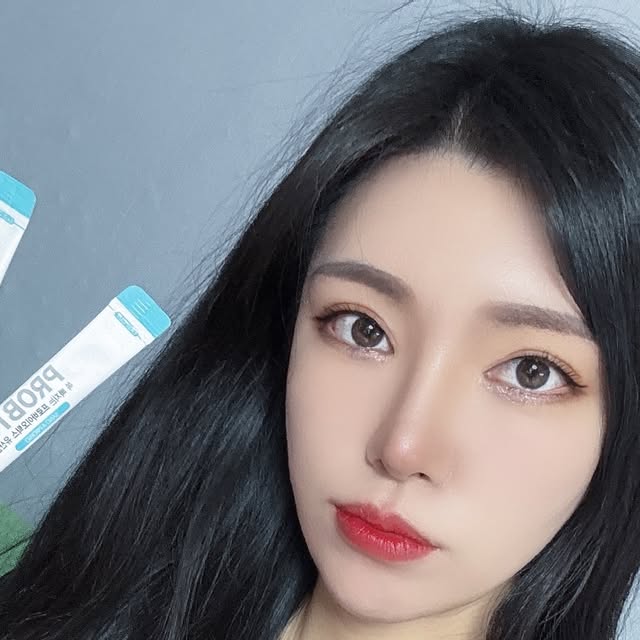 Nurse of Plastic Surgery(RN)💉 on Instagram: "#광고 이번 설에 많이 먹었더니 살이 급 찌더라구요😂 그래서 명절 후 다이어트를 위해 ‘쏙빠지는 프로바이오틱스 유산균’ 과 식단관리를 같이하고