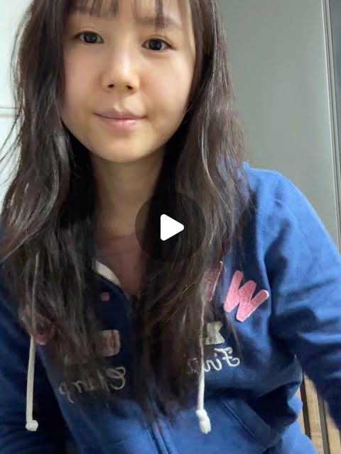 Annie애니스 on Instagram: "스틱으로 간편하게 휴대하기 좋은 말차라떼! 6종 종류별로 원하는 스타일로 가지고 다니면 굿😍
.
🍵 말차딸기라떼
	•	제주 말차 × 진짜 딸기 🍓
	•	쌉싸름 + 상큼달콤 완벽 밸런스
	•	프리미엄 말차로 더 깊게
	•	오늘은 말차에 딸기 한 잔 💚

🥜 말차땅콩라떼
	•	제주 말차에 우도 땅콩의 고소함
	•	생각보다 더 잘 어울리는 조합
	•	달콤하지만 부담 없이
	•	고소파는 무조건 이거 🤍

	•	스틱 하나로 OK
	•	HOT / ICED 취향대로
	•	집에서도 카페처럼
	•	말차 좋아하면 그냥 지나치기 금지 🍵
.

#광고#쟈뎅말차라떼 #말차라떼 #말차 #matcha 
matchalatte"