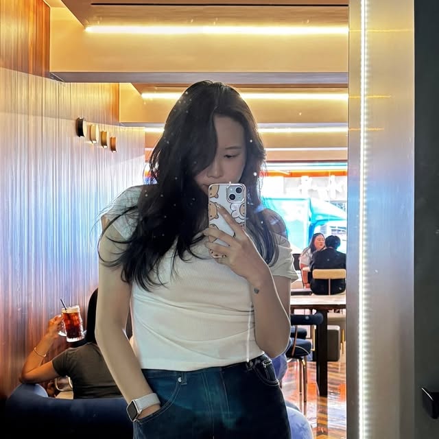 단😈 on Instagram: "#광고 
요즘 가장 애정하는 데님 팬츠💙✨
사이즈 S 착용했는데, 완전 내가 좋아하는 핏👍
.
POINT📌
갠적으로 잘 빠진 오버 워싱 빈티지 컬러와
스티치 라인이 예술
.
✔️ 부드러운 터치감+편안한 착용감
✔️ 매트한 니켈 리벳으로 빈티지한 무드
✔️ 지퍼가 부드러워서 탈의 편의성 굳
.
@standarderror_official
스탠드다드에러(STANDARDERROR)
87-STAN160 캣샌드 워싱 빈티지 스티치 와이드 데님팬츠 빈티지블루
.
#스탠다드에러#데님팬츠#빈티지팬츠#남여공용팬츠#데님#팬츠#바지#와이드바지#워싱팬츠#와이드팬츠#데일리룩#코디추천#standarderror#denim#pants#wide"