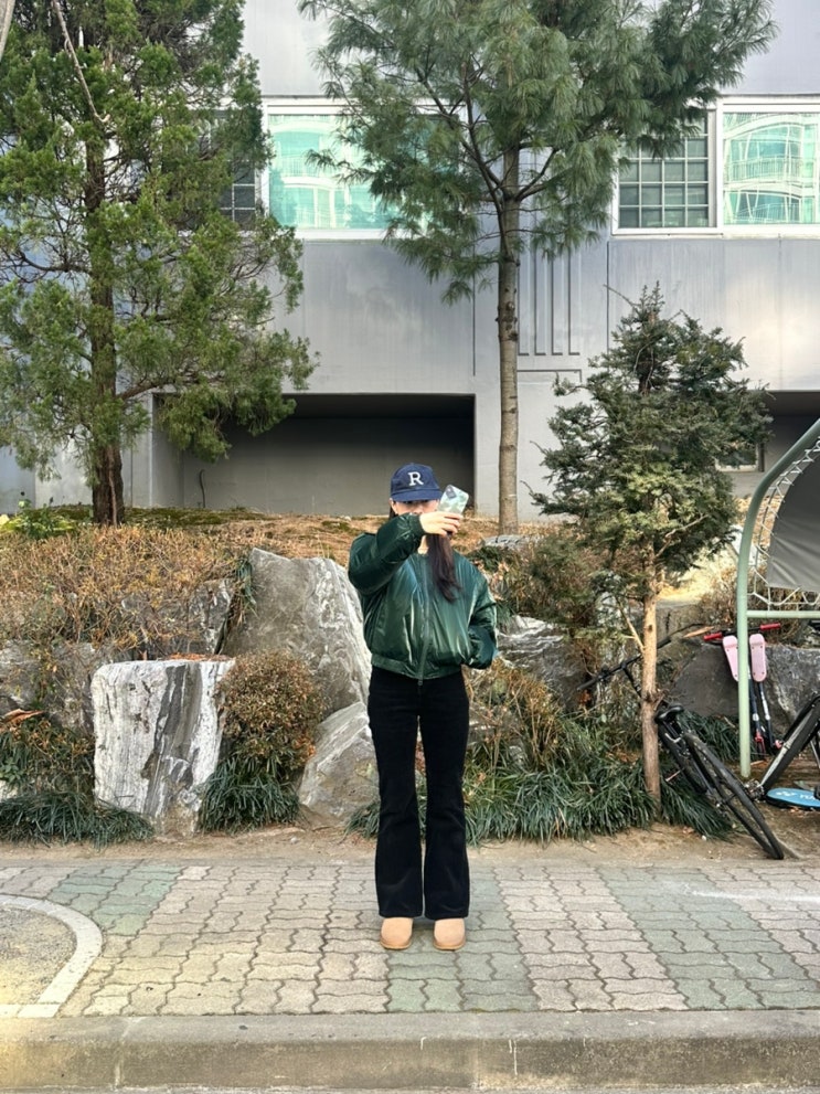 아이러니포르노 에센셜 벌룬 글로시 숏패딩 review
