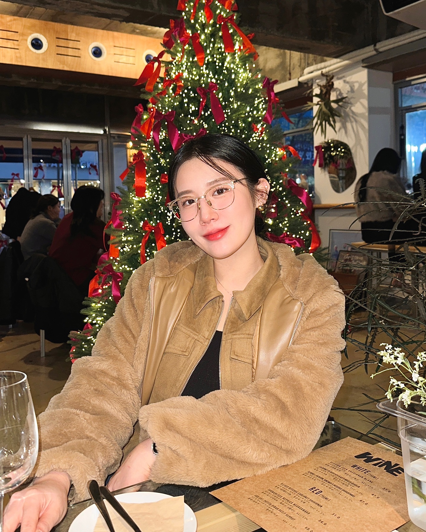 🤓🍷🧣✨🎁💐