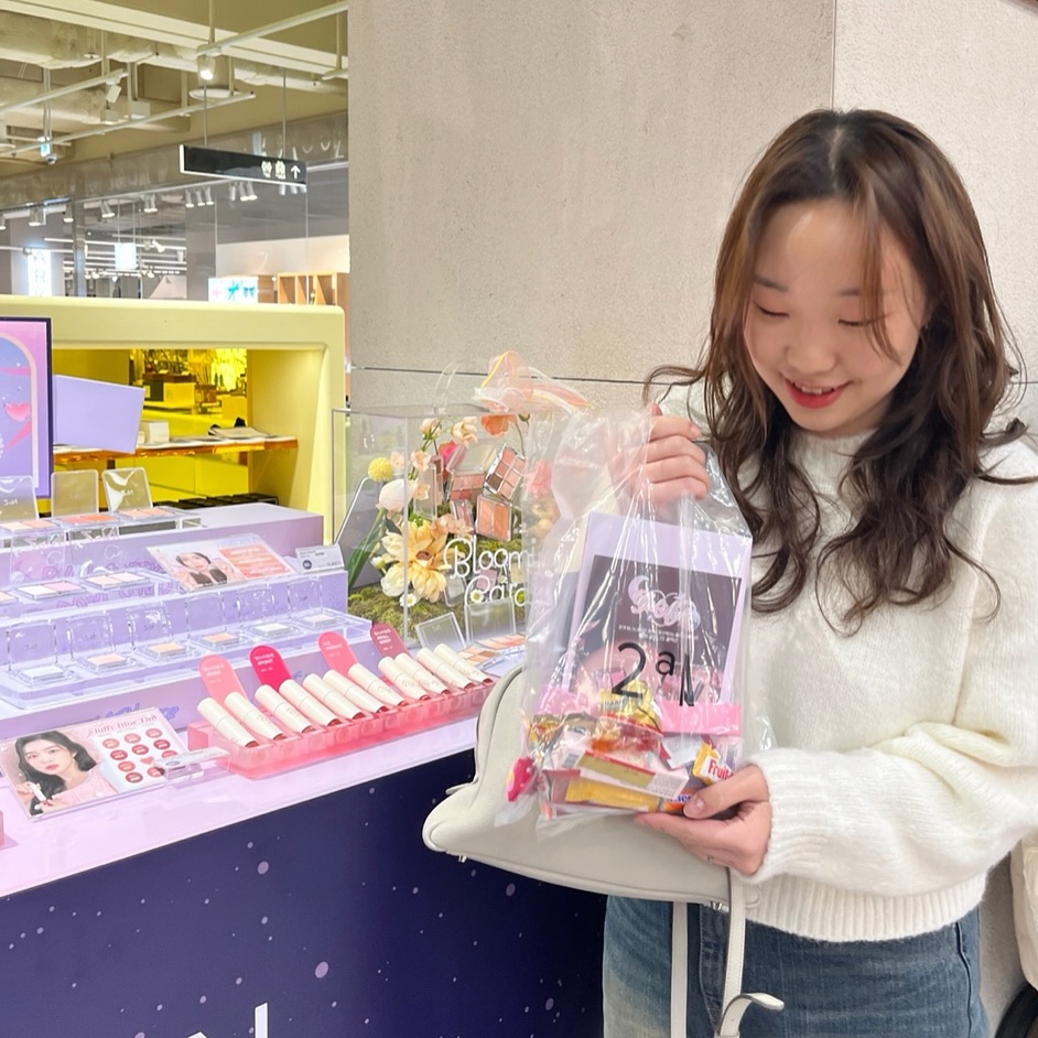 임채은 林采恩 | #협찬 더현대 팝업 핫플 업데이트 알려드림 📢📢📢 𝟮𝗮𝗡 𝗫 𝗕𝗲 𝗖𝗟𝗘𝗔𝗡 🅟🅞🅟🅤🅟 기간 : 12/5 - 12/12 장소 : 더현대 서울 B2층 비클린 더현대 비클린 팝업에서 2aN 걸스나잇 컬렉션 런칭을 맞아 팝업 진행 중‼️ 연말 모임에... | Instagram