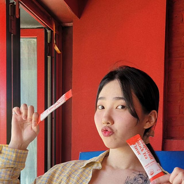 시로제로 on Instagram: "#광고 이번 서울 출장에 함께 하는중인 헬스하우스🤭
자몽허니블랙티맛 탄수화물 컷팅제인데
실제 자허블보단 좀 더 새콤? 한 맛이지만 굉장히 맛있다‼️
자타공인 탄수화물 중독자인 나에게 찾아와준 고마운 친구..
운동량이 예전보단 많이 줄어들기도 하고 먹는 양도 늘어서
체중이랑 체지방이 항상 고민이었는데 맛있게 관리 할 수 있어서 좋은듯😆
제품 받은 이후로 매일 한포 두포 꾸준히 먹고있는데 
소화도 잘돼서 요즘 몸이 가벼워진것같아요👏👏👏
.
.
.
.
.
.
.
.
.
.
.
.
.
#다이어트보조제#다이어트음료#저당음료#허리쏘옥다이어트#탄수화물컷팅제#유지어터#자허블#자몽허니블랙티#일상#데일리#대구#인친#셀피#selfie#좋반#좋아요테러#선팔#맞팔#팔로우#좋아요#댓글#소통#tbt#korea#sirozero"