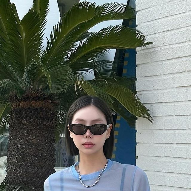 Chanju Kim on Instagram: "@voiceofvoices [7 DRIVE IN X VOV ] 카페와 스토어, 스테이 등을 전개하는 7DRIVE IN과 쿨한 라이프 스타일을 지향하는 브랜드 VOV의 만남에 초대 되어 양양을 갔다왔다져..🩵 팝업