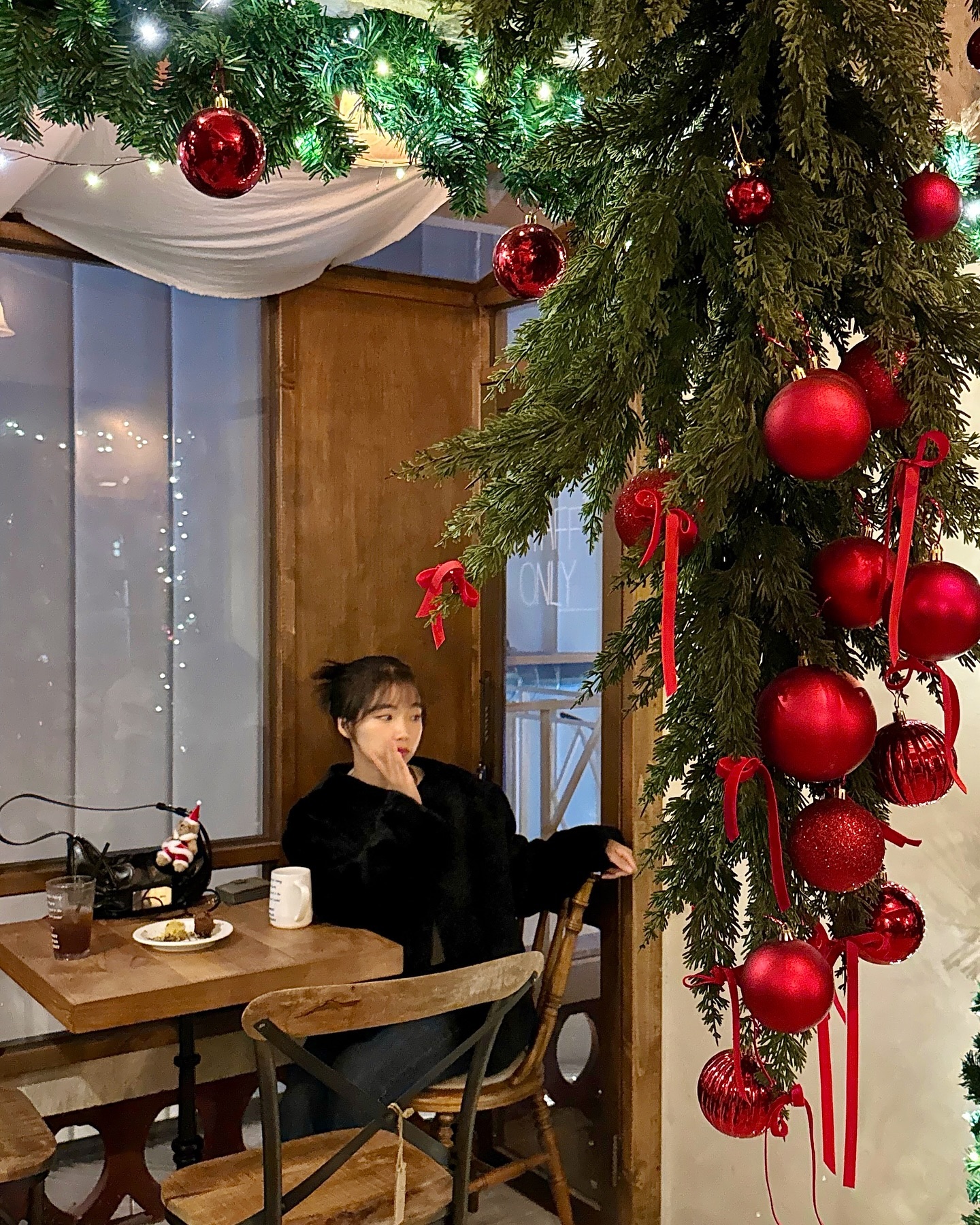 ⠀
춥지만 따뜻해 🎄
#무디브레드마켓 #전포카페거리