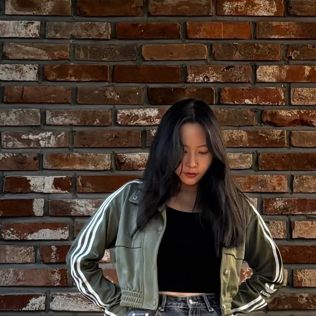 단😈 on Instagram: "#광고  STANDARDERROR
가을에 입기 좋은 와이드 데님팬츠🍁
.
✨POINT
내가 한 두개 입어본게 아닌데
여긴 진짜 워싱 맛집에 핏 보장임
이번 색상은 낮은 채도의 빈티지 컬러감이 
가을 아우터랑 찰떡이었다
카키 상의랑도 잘 어울렸지만
갠적으로 연핑크체크셔츠도 잘 어울릴 듯 
편하고 힙한 데님팬츠 찾는다면 추천!
.
캣샌드 레인 워싱 와이드 데님팬츠
빈티지 블루 색상
.
@standarderror_official 
.
#스탠다드에러#데님팬츠#빈티지팬츠#남여공용팬츠#데님#팬츠#바지#와이드바지#워싱팬츠#와이드팬츠#데일리룩#코디추천#standarderror#denim#pants#wide"