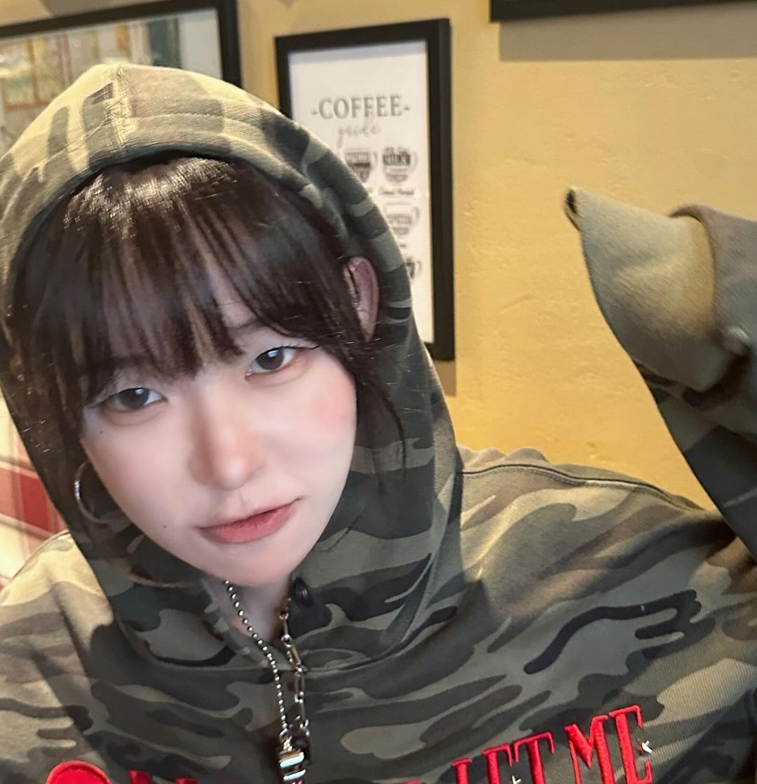 최정윤 | 🤑🤑 | Instagram