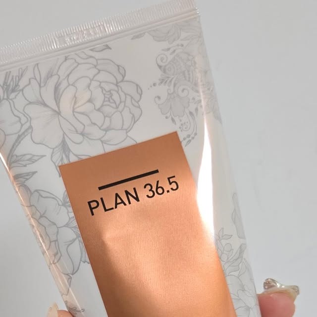 유메고밍 on Instagram: "#협찬 plan36.5 플랜트 셀 릴렉싱 바디스크럽 까칠하고 건조한 바디를 매끈하고 부드럽게 케어해줄 바디 스크럽이에요. 제약사에서 연구한 자연원료를 담은 각질 케어 스