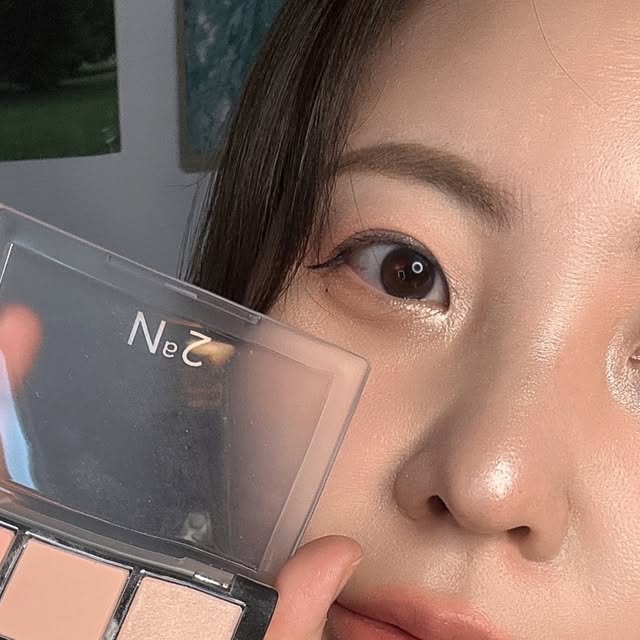 행복한 배카의 삶 on Instagram: "#광고 ✨색조공쥬 아이린의 인간살구 메이크업🍑 투에이앤 블루밍가든 컬렉션🌸💐 5월의 신부 부케 사랑스러운 컬러만 골라담아 만든 것 같은 화사한 이번